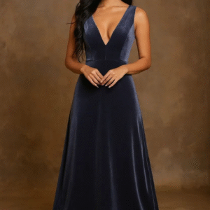 Modelo Rita - Vestido Azul en Terciopelo