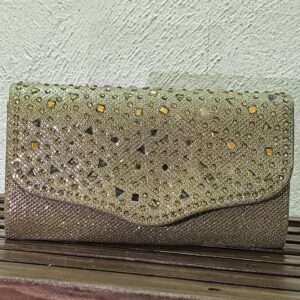 Modelo Glow - Sobre Dorado con Apliques